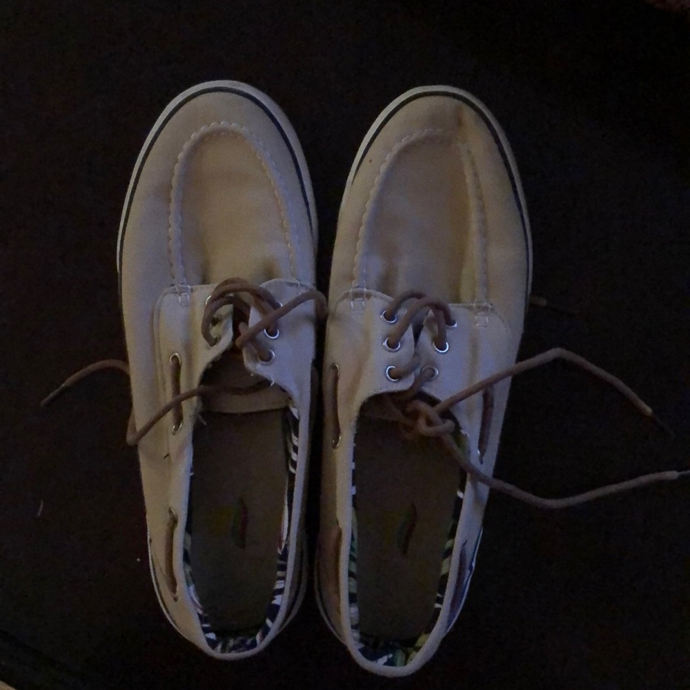 Aloha Island men’s size 11M shoes